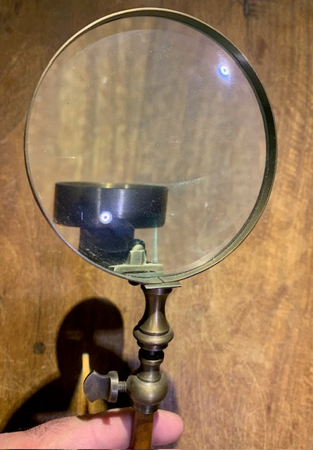 Bougeoir/ loupe réglable de 39 à 55 cm de haut - Fait en métal - 39x 10 cm - 732 gr.
