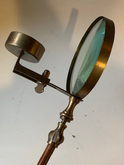 Bougeoir/ loupe réglable de 39 à 55 cm de haut - Fait en métal - 39x 10 cm - 732 gr.