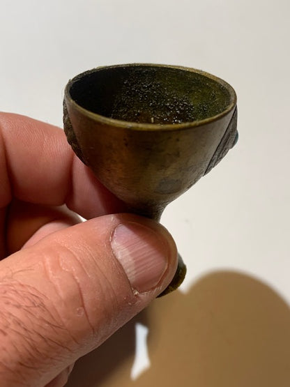 Coupe en laiton avec sertissage de turquoise et corail – 5 cm × 4 cm – 31,2 grammes