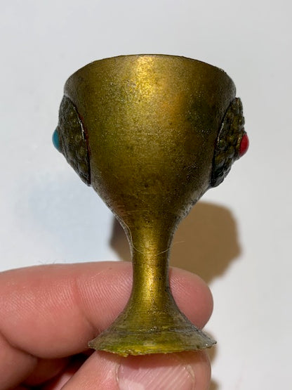 Coupe en laiton avec sertissage de turquoise et corail – 5 cm × 4 cm – 31,2 grammes