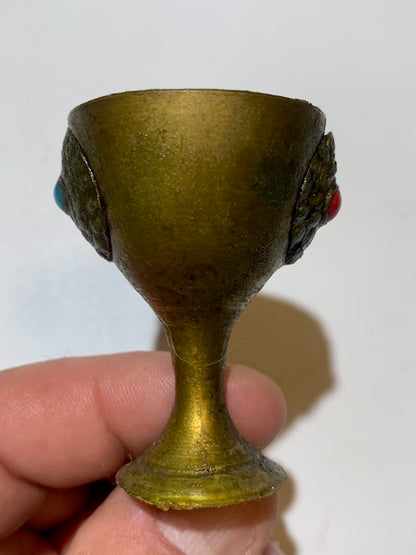 Coupe en laiton avec sertissage de turquoise et corail – 5 cm × 4 cm – 31,2 grammes