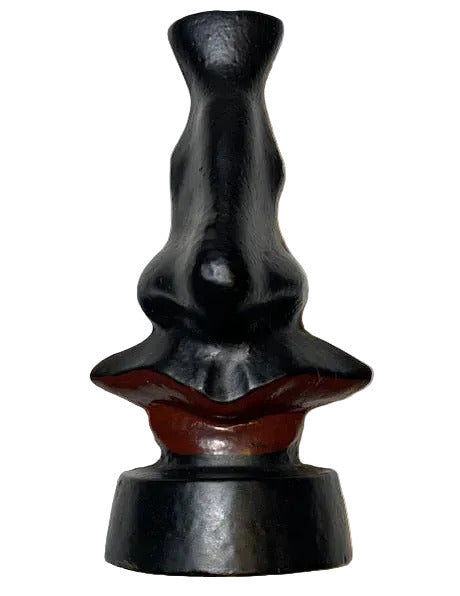 Porte-lunettes design en métal de couleur noir, mesurant 13 × 5,5 × 5 cm pour un poids de 340 g.