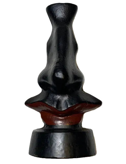 Porte-lunettes design en métal de couleur noir, mesurant 13 × 5,5 × 5 cm pour un poids de 340 g.