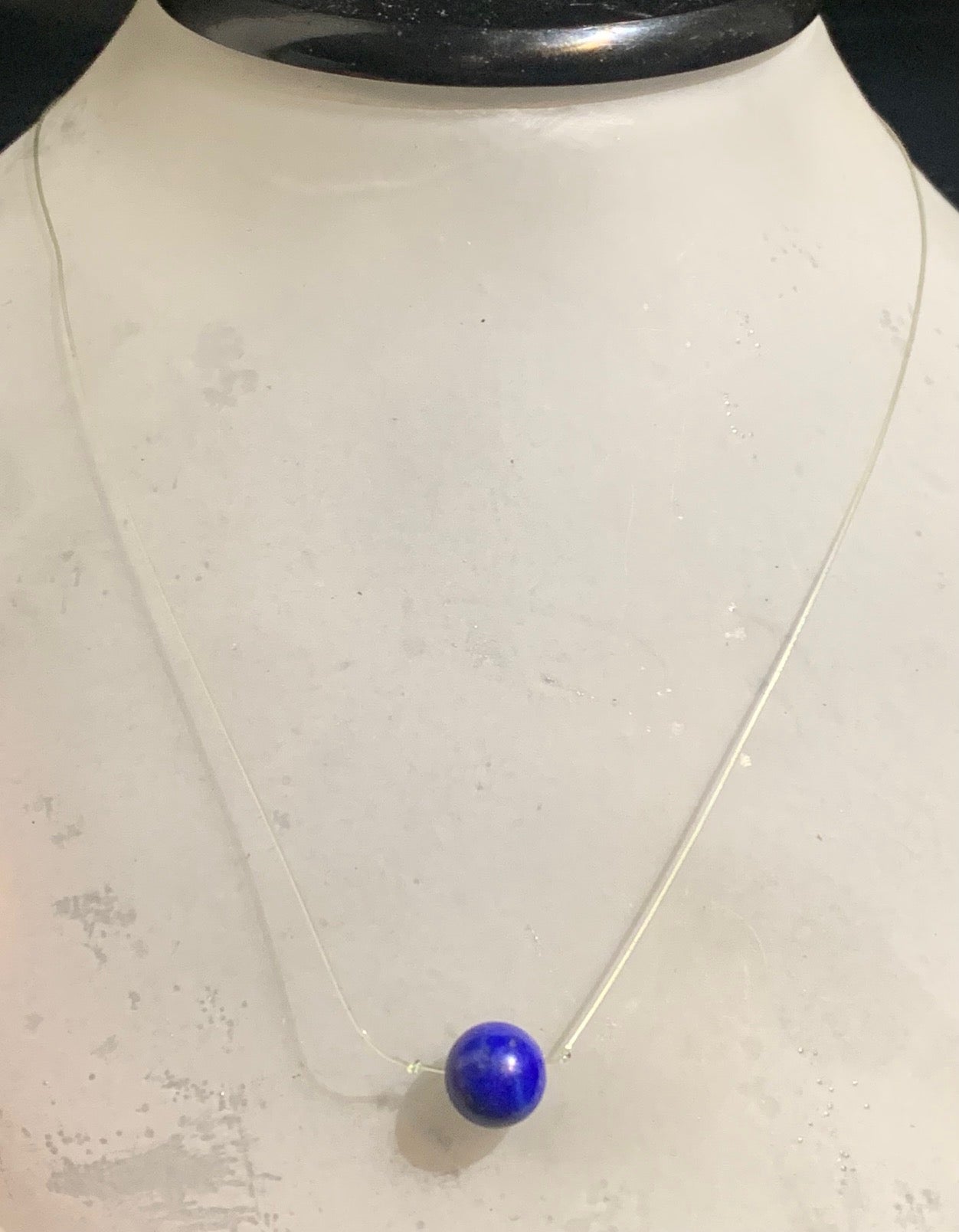 Lapis-Lazuli – Colliers avec Perles Uniques de Tailles Variées (6 à 20 mm) – Création Zen Curiosity – Cordon Transparent ou Fil Métal avec Fermoir en Argent