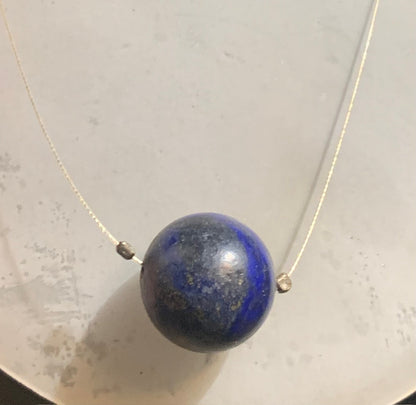 Lapis-Lazuli – Colliers avec Perles Uniques de Tailles Variées (6 à 20 mm) – Création Zen Curiosity – Cordon Transparent ou Fil Métal avec Fermoir en Argent