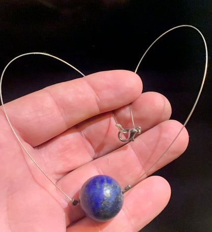 Lapis-Lazuli – Colliers avec Perles Uniques de Tailles Variées (6 à 20 mm) – Création Zen Curiosity – Cordon Transparent ou Fil Métal avec Fermoir en Argent