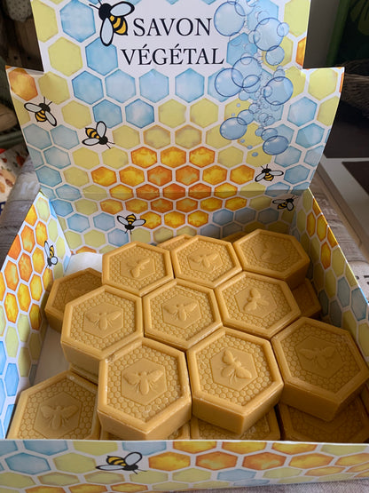 100g vegetable soap with natural honey - Harvested in Savoie (France) - Sold individually or in packs of 42