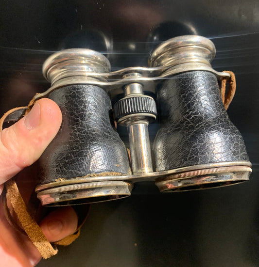 Collectible binoculars from the Faviars brand, measuring 110.5 × 81 × 51 cm and weighing 382.9 g.