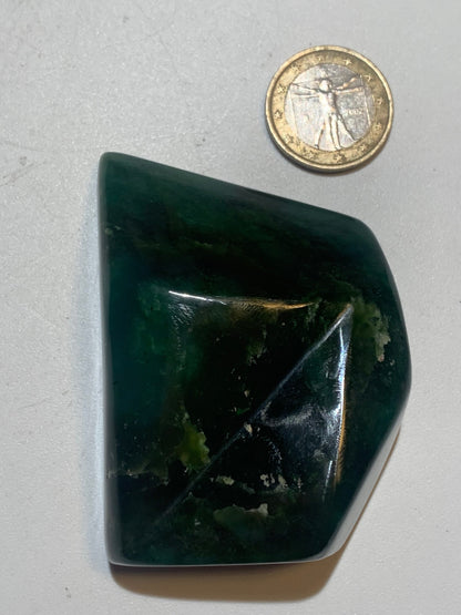 Jadéite - Forme libre - 7 x 5 x 2 cm - 151 gr.
