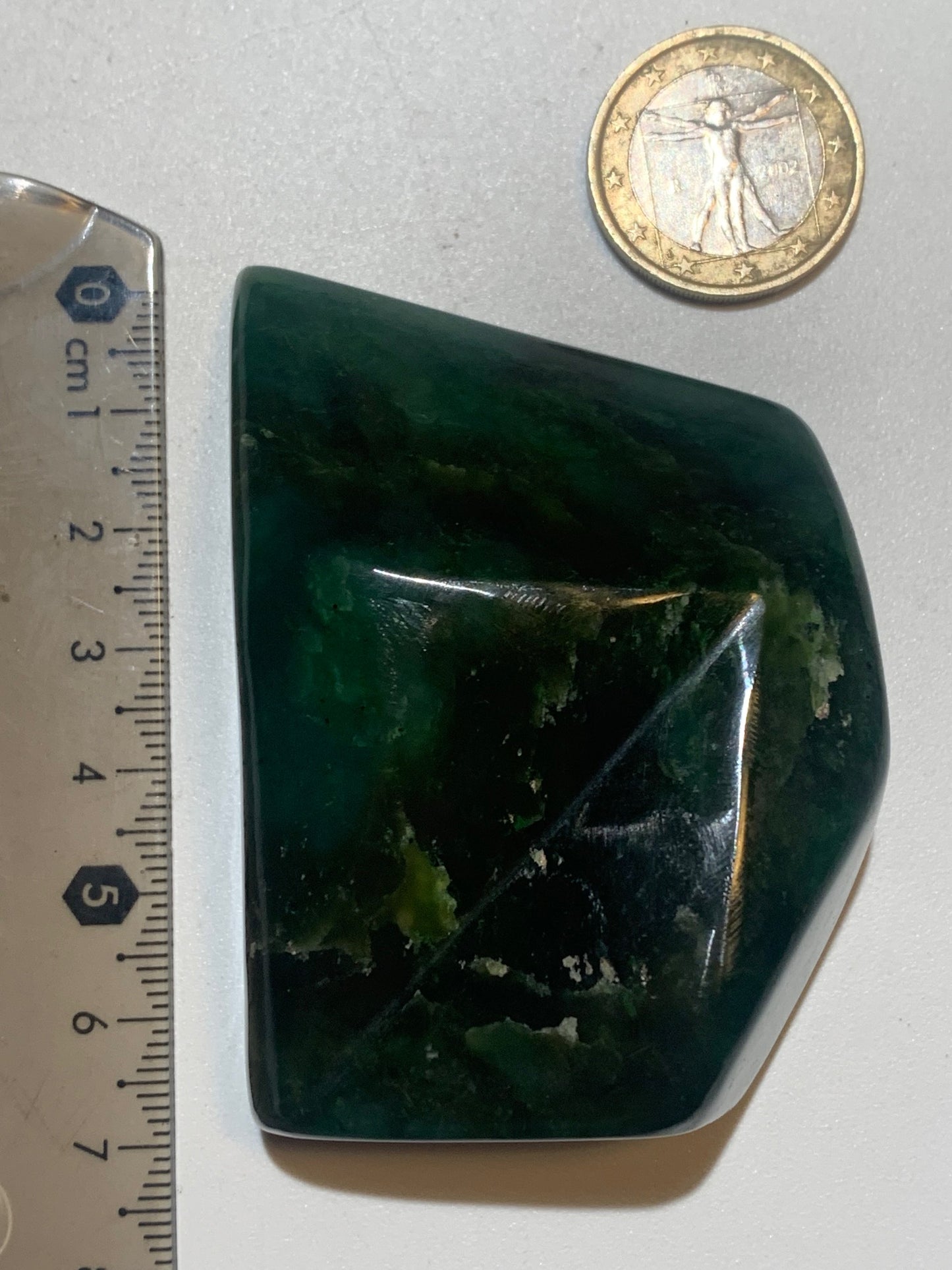 Jadéite - Forme libre - 7 x 5 x 2 cm - 151 gr.