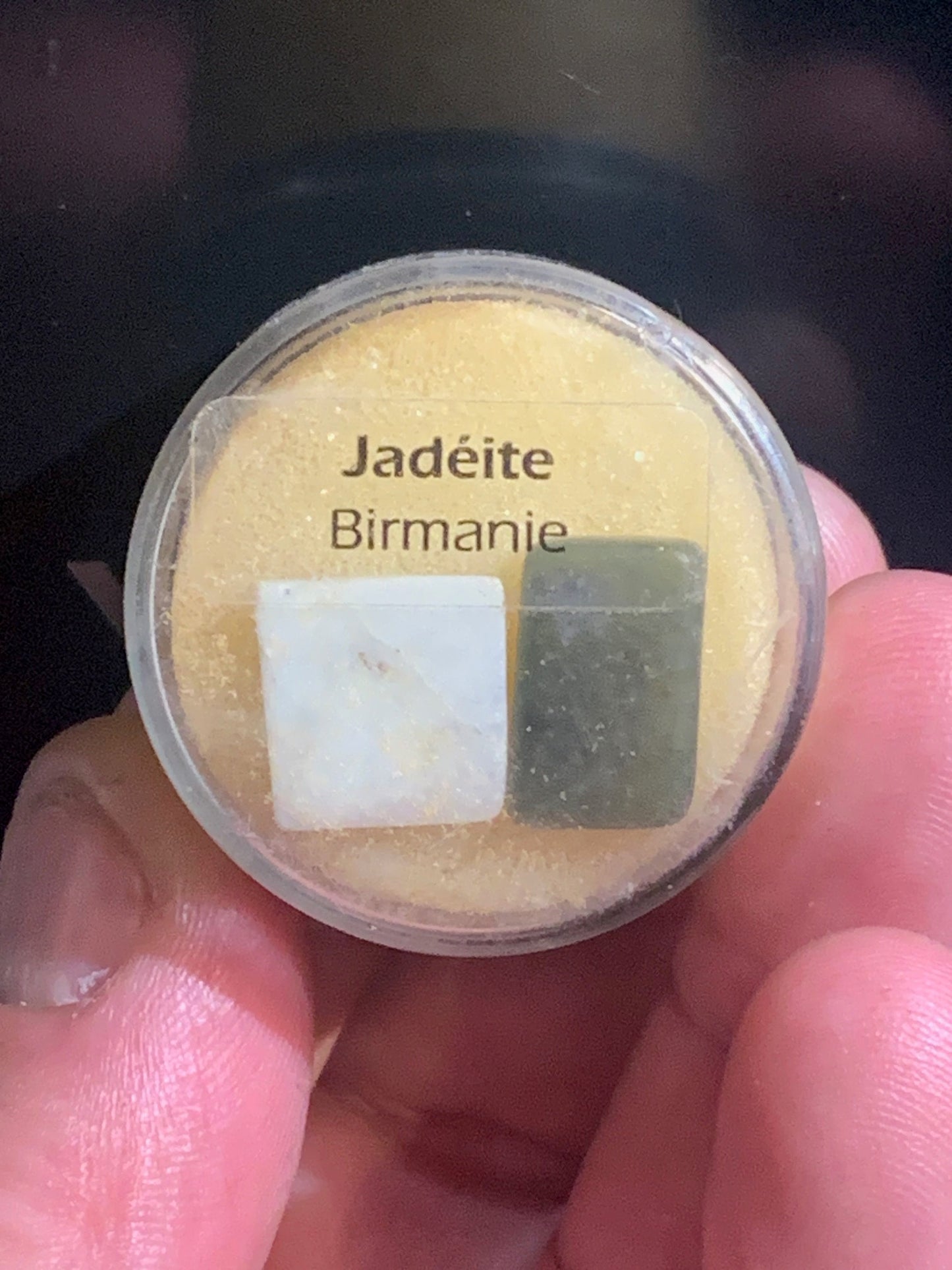 Jadéite en cabochon – Lot de 2 échantillons – env. 1 × 1,5 × 3 mm