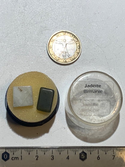 Jadéite en cabochon – Lot de 2 échantillons – env. 1 × 1,5 × 3 mm