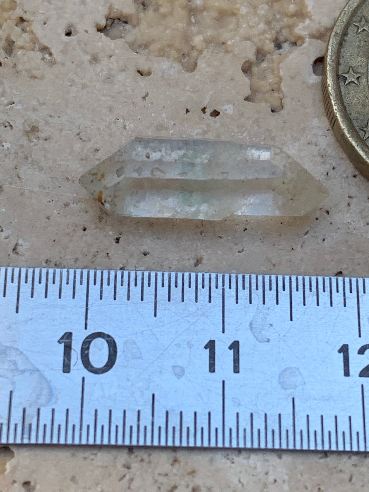 Cristal de roche bi-déterminé, pierre naturelle de 19mm x7 x5 - 4,5 carats. Parfait en bijouterie, collection ,exposition...