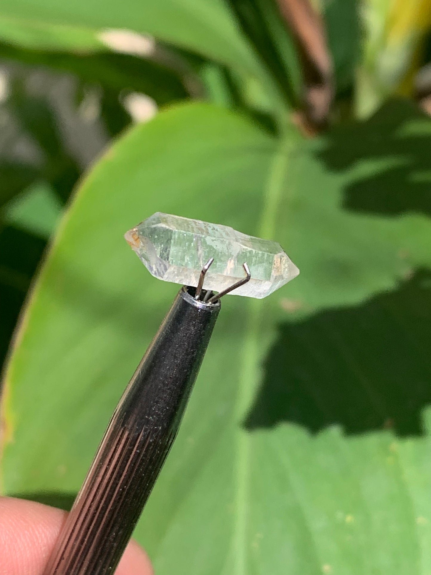 Cristal de roche bi-déterminé, pierre naturelle de 19mm x7 x5 - 4,5 carats. Parfait en bijouterie, collection ,exposition...