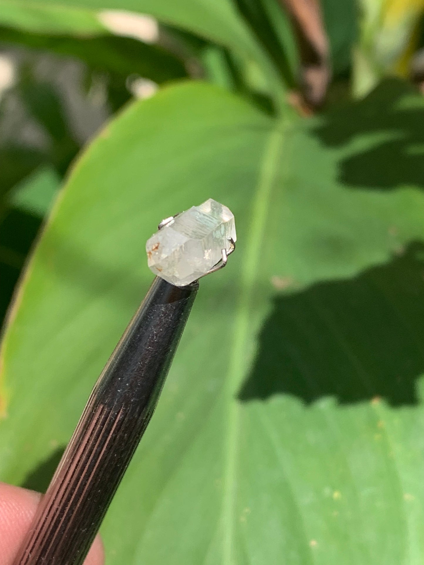 Cristal de roche bi-déterminé, pierre naturelle de 19mm x7 x5 - 4,5 carats. Parfait en bijouterie, collection ,exposition...
