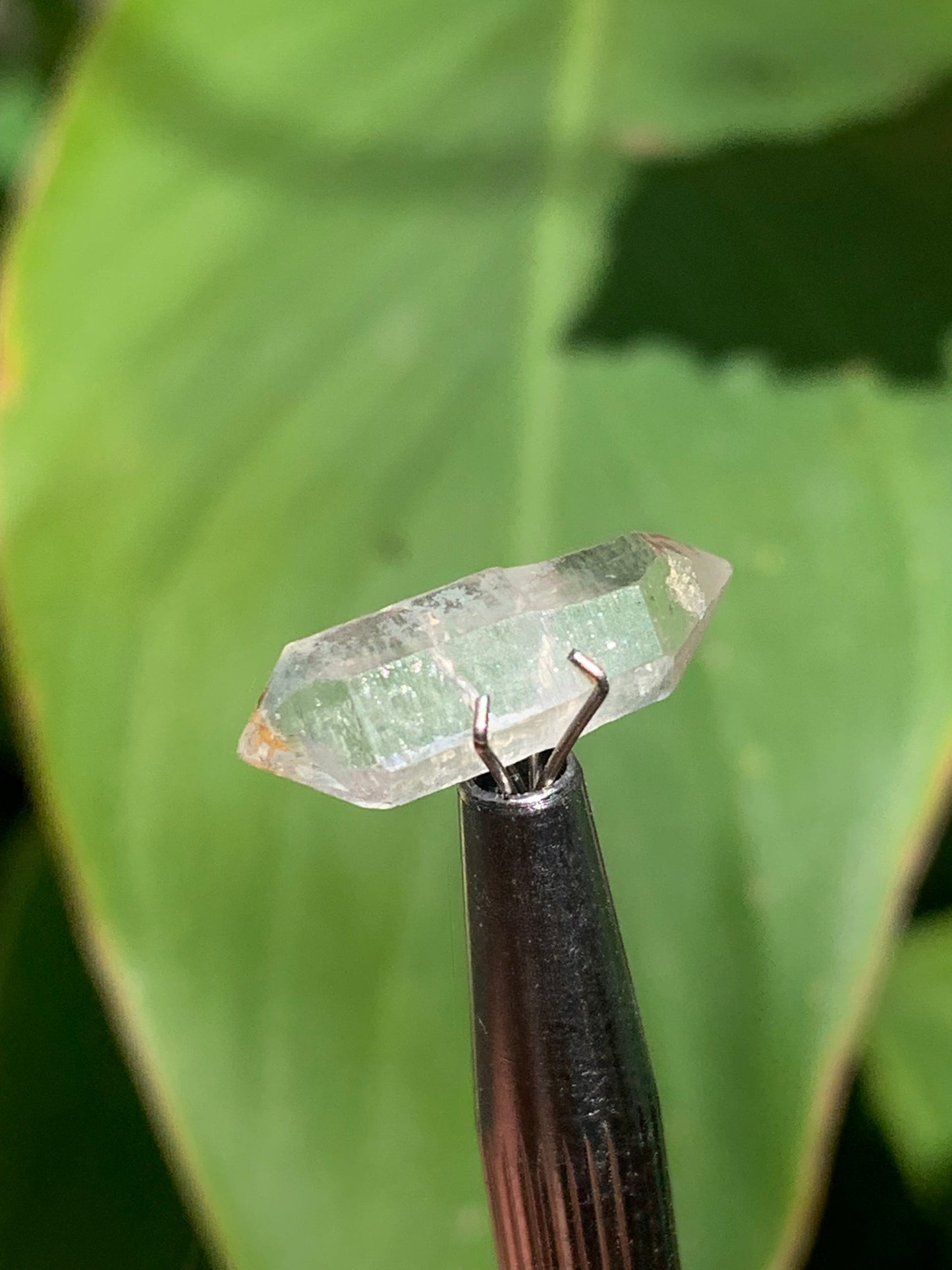 Cristal de roche bi-déterminé, pierre naturelle de 19mm x7 x5 - 4,5 carats. Parfait en bijouterie, collection ,exposition...