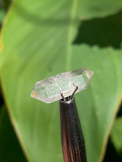 Cristal de roche bi-déterminé, pierre naturelle de 19mm x7 x5 - 4,5 carats. Parfait en bijouterie, collection ,exposition...