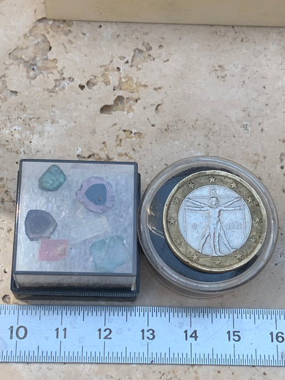 Tourmaline, coffret collection de 6 pièces de 7mm x7 x2 environ - 6,5 carats. Parfait en bijouterie, collection ,exposition...