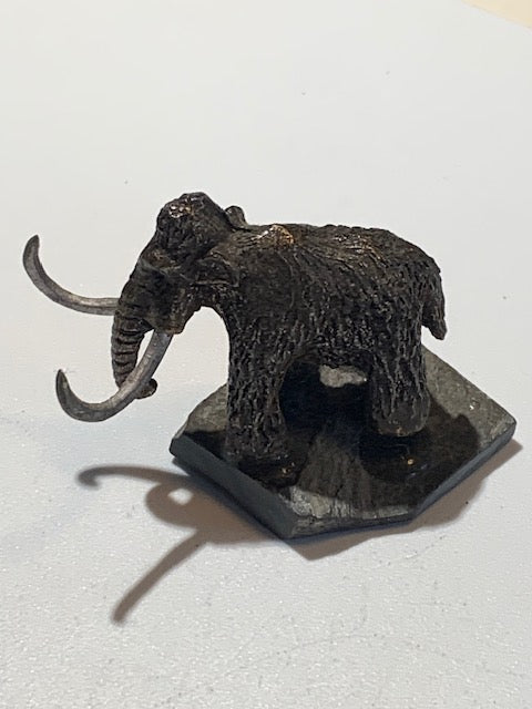 Mammouth en bronze – Sculpture décorative au style antique, symbole de force et de sagesse – Pièce finement détaillée – 55 × 45 × 37 mm – 85,3 g