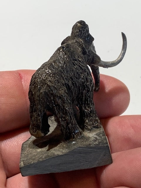 Mammouth en bronze – Sculpture décorative au style antique, symbole de force et de sagesse – Pièce finement détaillée – 55 × 45 × 37 mm – 85,3 g
