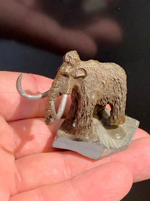 Mammouth en bronze – Sculpture décorative au style antique, symbole de force et de sagesse – Pièce finement détaillée – 55 × 45 × 37 mm – 85,3 g