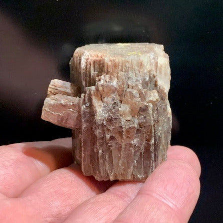 Aragonite, cristaux prismatiques de couleur orange - 48 x 44 x 35 mm - 120 gr.
