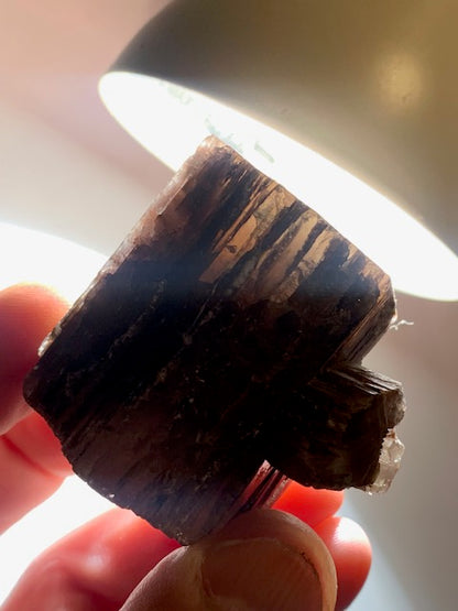 Aragonite, cristaux prismatiques de couleur orange - 48 x 44 x 35 mm - 120 gr.