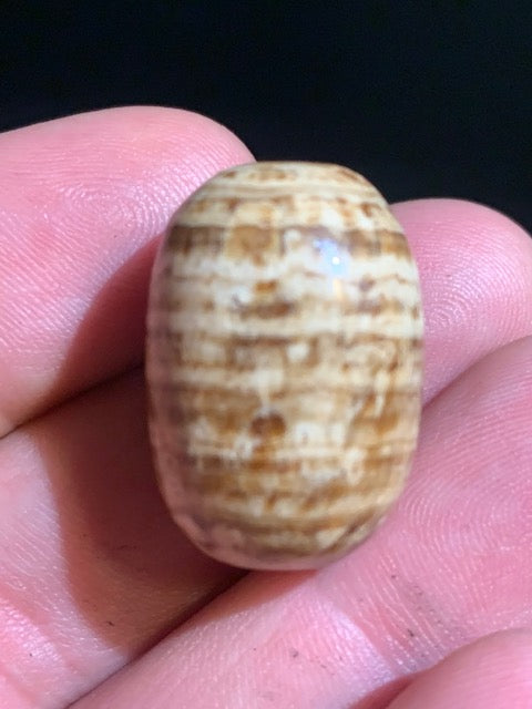 Aragonite, coeur de cristal roulée - 25 x 18 mm de diamètre - 13,1 gr.