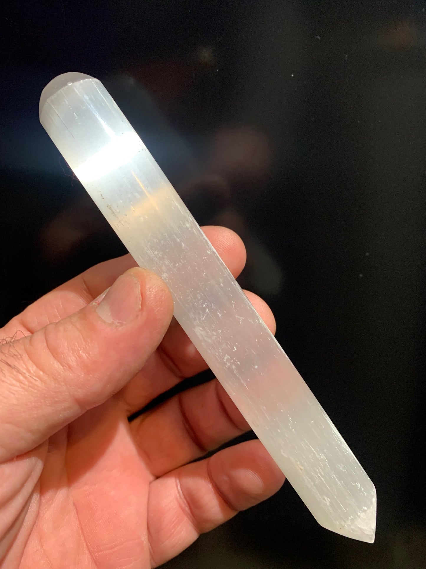 Rose Quartz Massage Stick - 11cm, Beauty Tool to Stimulate Circulation and Relax the Face!