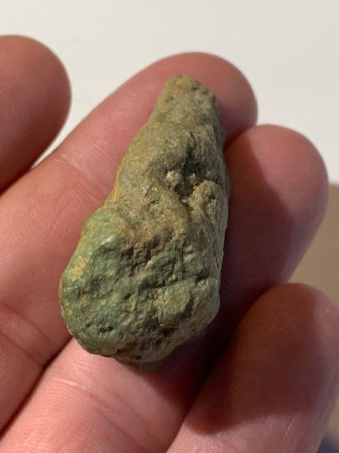 Turquoise verte du Mexique, demi pépite naturelle de 41 mm x 27 x 20 - 22,3 gr.
