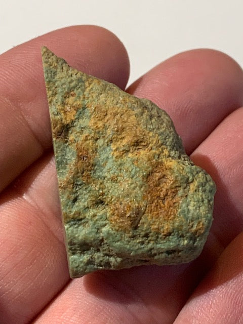 Turquoise verte du Mexique, demi pépite naturelle de 41 mm x 27 x 20 - 22,3 gr.