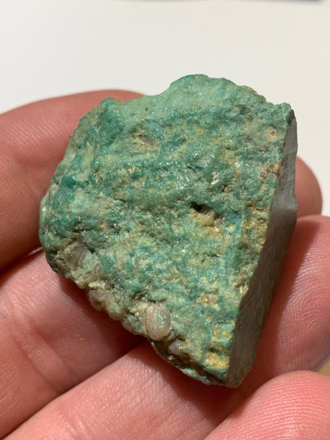 Turquoise verte du Mexique, demi pépite naturelle de 35 mm x 33 x 18 - 25 gr.