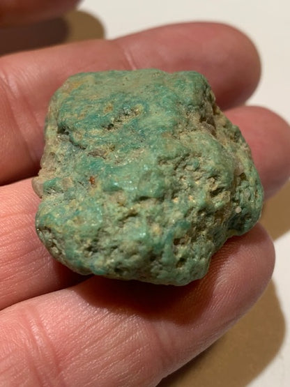 Turquoise verte du Mexique, demi pépite naturelle de 35 mm x 33 x 18 - 25 gr.