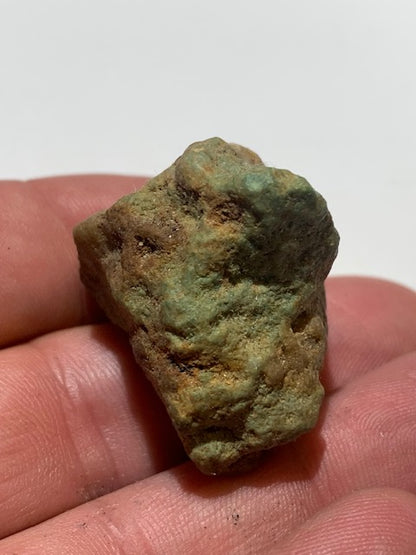 Turquoise verte du Mexique, pépite naturelle de 35 x 30 x 27 - 27,3 gr.