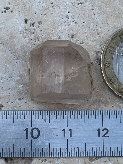 Topaze Impériale, superbe cristal naturel de 21mm x18 x12 - 11 grammes/ 55 carats. Belle pièce de collection, unique et assez rare sur le marché !