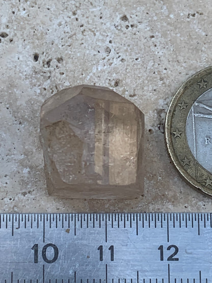 Topaze Impériale, superbe cristal naturel de 21mm x18 x12 - 11 grammes/ 55 carats. Belle pièce de collection, unique et assez rare sur le marché !