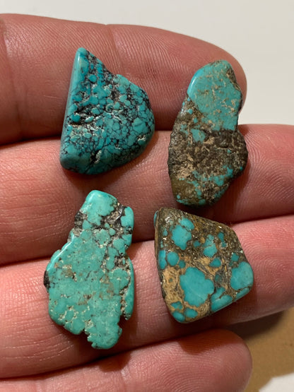 Turquoise Tibétaine, en lot ou à l'unité - Petites pépites naturelles de 25 mm x 18 x 5 - 2 grammes en moyenne