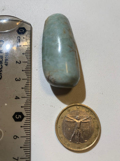 Turquoise de Madagascar, petite pierre roulée (poli) - 4 cm x 1,8 de diamètre - Parfait en pendentif !