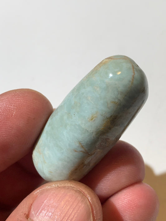 Turquoise de Madagascar, petite pierre roulée (poli) - 4 cm x 1,8 de diamètre - Parfait en pendentif !