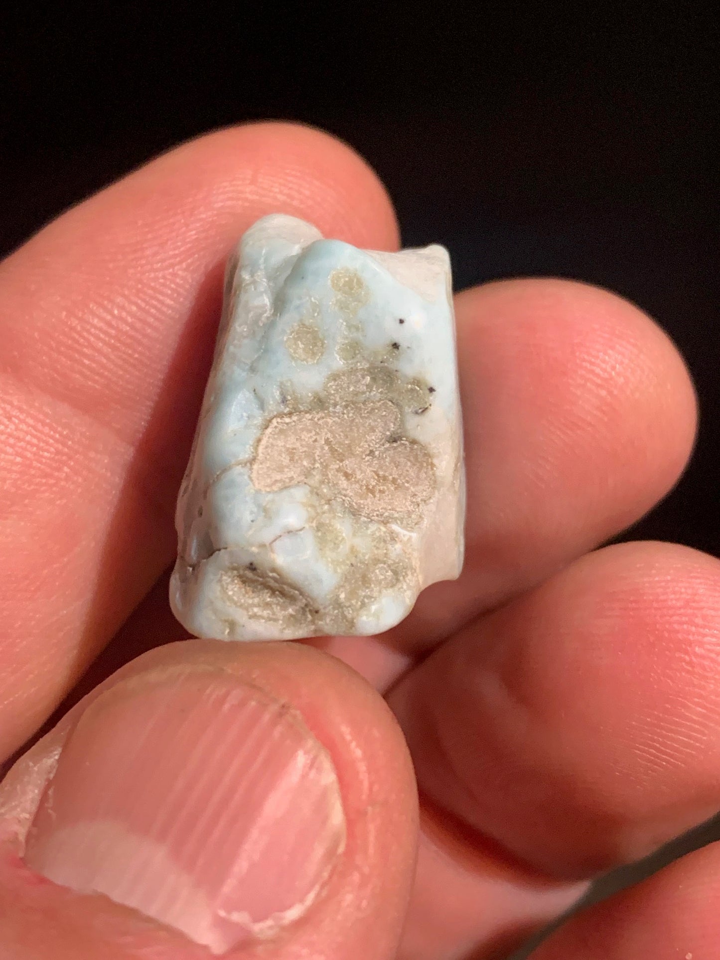 Larimar – pierre roulée – 28 x 16 x 15 mm – 9,9 gr.