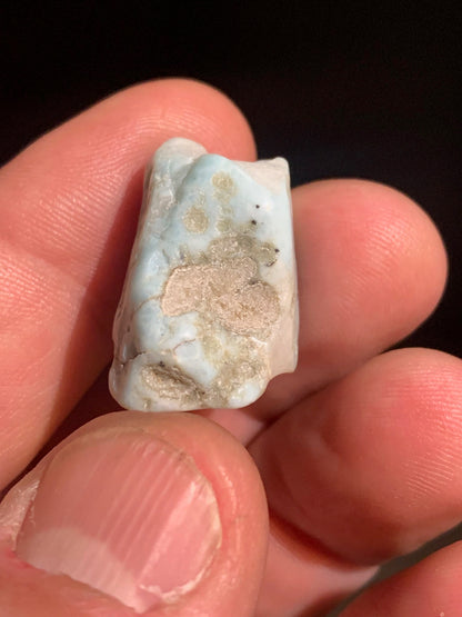 Larimar – pierre roulée – 28 x 16 x 15 mm – 9,9 gr.
