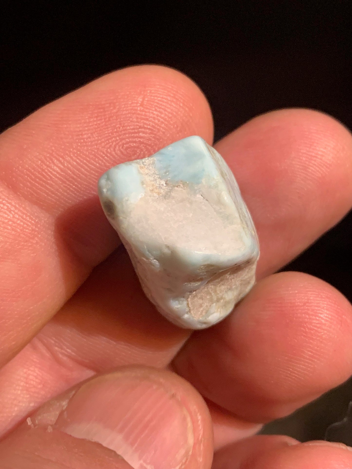 Larimar – pierre roulée – 28 x 16 x 15 mm – 9,9 gr.