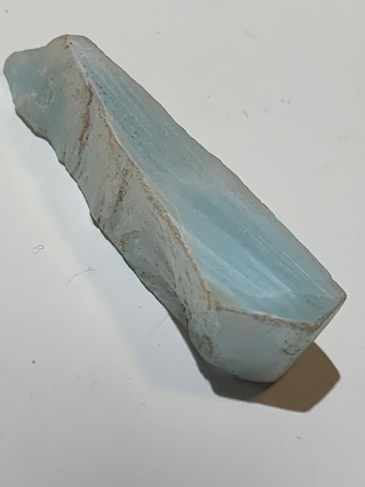 Larimar – pierre roulée – 41 x 12 x 10 mm – 7,1 gr.