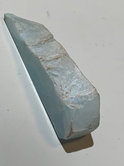 Larimar – pierre roulée – 41 x 12 x 10 mm – 7,1 gr.