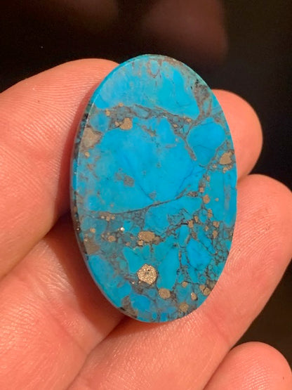 Turquoise reconstituée, cabochon de forme ovale de 40 mm x 30 x 5 - 9,4 gr.