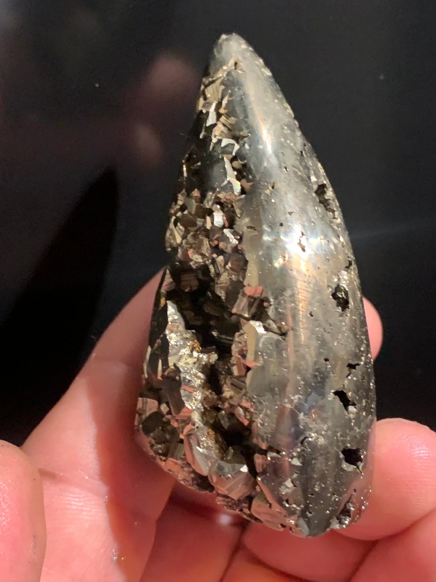 Pyrite, forme libre de 65 x 35 x 28 millimètres - 146,2 grammes