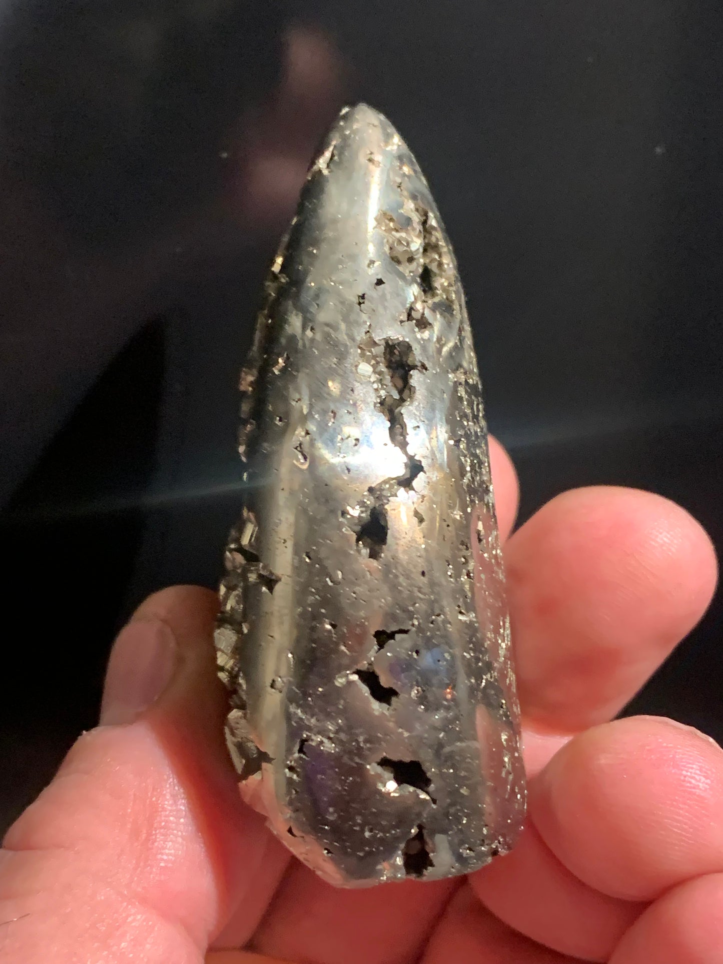 Pyrite, forme libre de 65 x 35 x 28 millimètres - 146,2 grammes