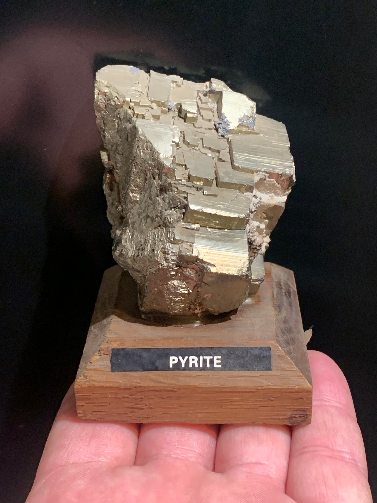 Pyrite, spécimen brut de 69 x 54 x 46 millimètres - 324 grammes