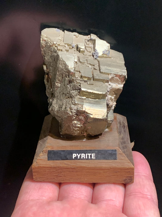 Pyrite, spécimen brut, collection ancienne - 69 x 54 x 46 mm - 324 gr.
