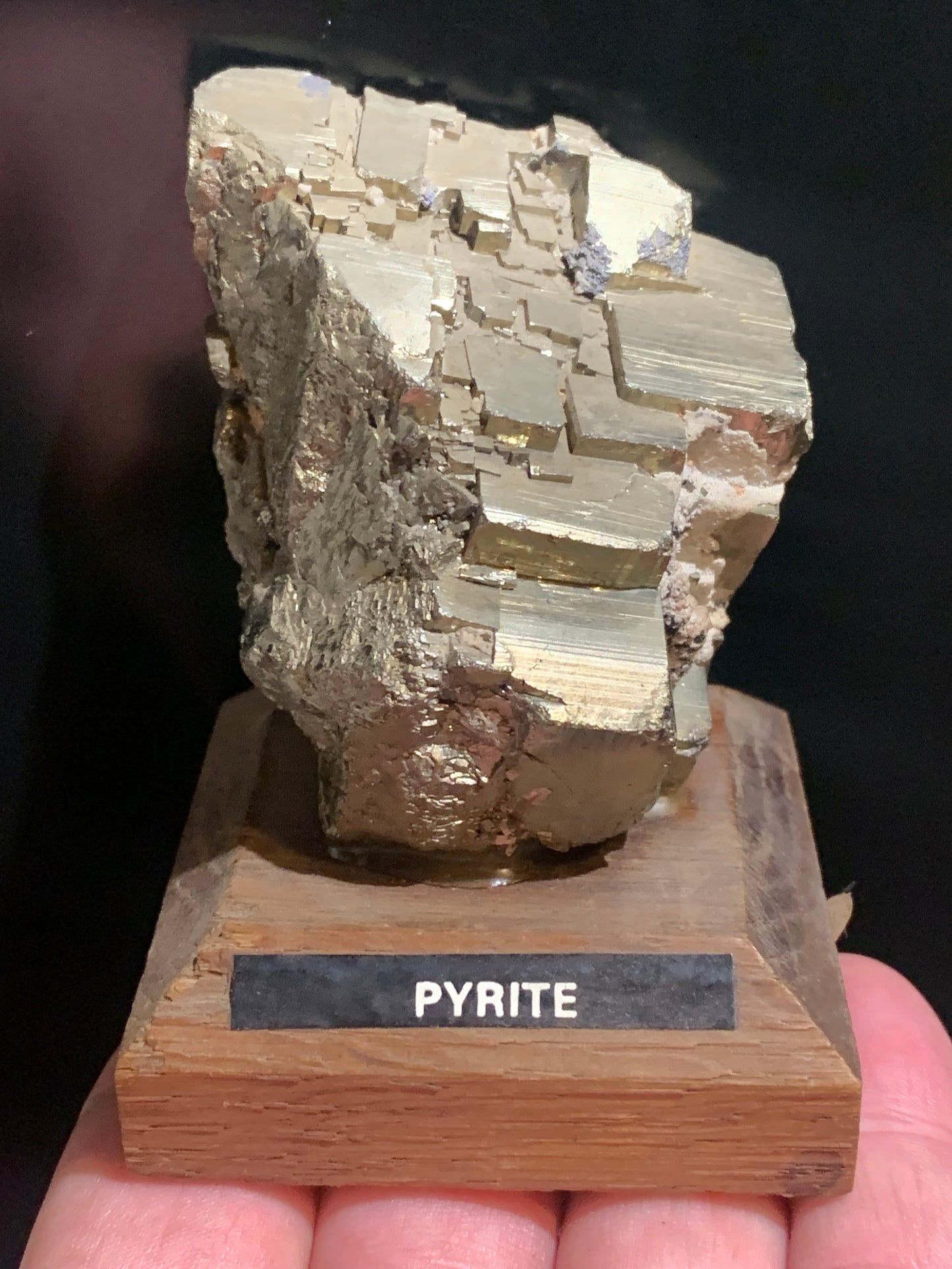 Pyrite, spécimen brut de 69 x 54 x 46 millimètres - 324 grammes